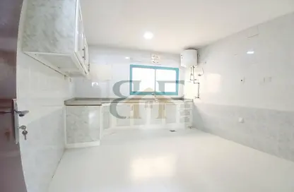 Apartment - 3 Bedrooms - 3 Bathrooms for rent in Al Sadd Road - Al Sadd - Doha