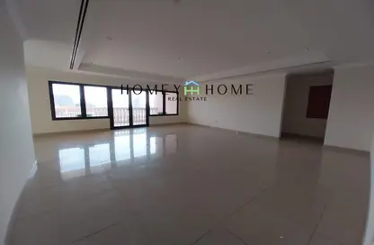 Empty Room image for: Apartment - 3 Bedrooms - 5 Bathrooms for rent in Porto Arabia - The Pearl Island - Doha, Image 1