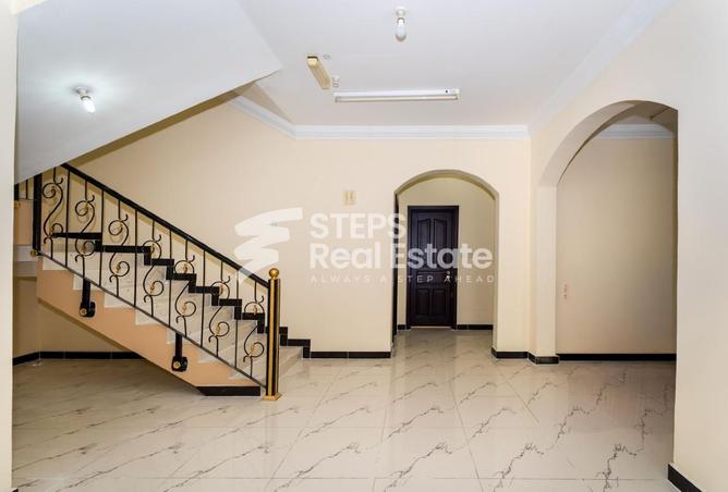 952668 - Property Image 2