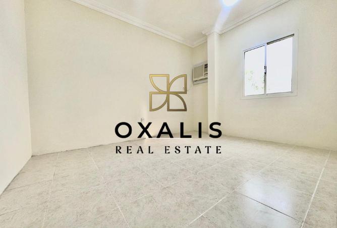 999890 - Property Image 3