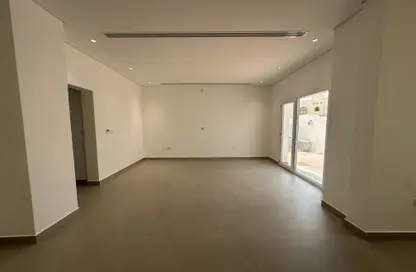 مجمع سكني - 4 غرف نوم - 5 حمامات للايجار في مجمع العين 3 - مجمع العين - عين خالد - الدوحة