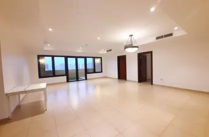 Apartment - 3 Bedrooms - 3 Bathrooms for rent in West Porto Drive - Porto Arabia - The Pearl Island - Doha