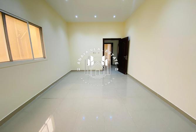 990913 - Property Image 3