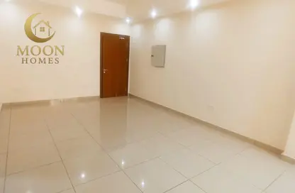 Apartment - 2 Bedrooms - 2 Bathrooms for rent in Al Mansoura - Al Mansoura - Doha