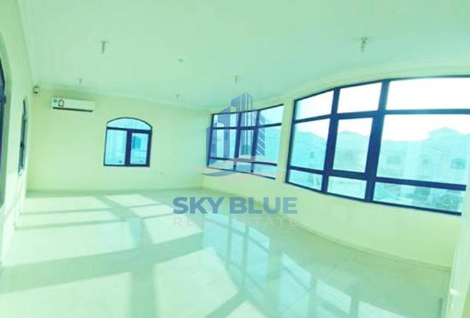 901742 - Property Image 2