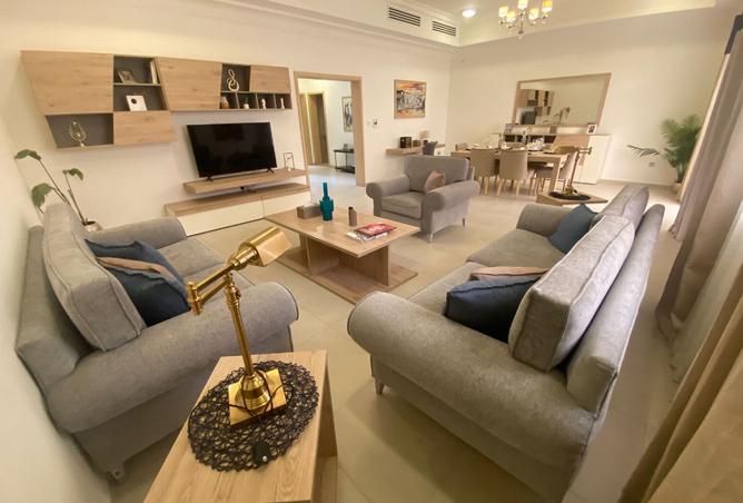 967373 - Property Image 2