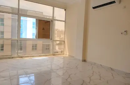 Apartment - 2 Bedrooms - 2 Bathrooms for rent in Bin Omran - Fereej Bin Omran - Doha