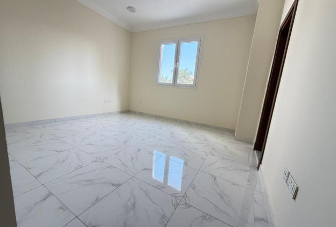 1000319 - Property Image 2