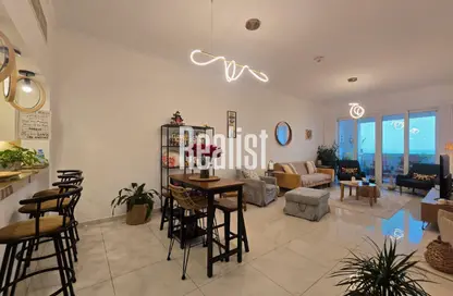 شقة - 2 غرف نوم - 3 حمامات للبيع في فيفا بحرية شرق - فيفا بحرية - جزيرة اللؤلؤة - الدوحة