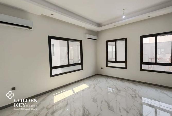 938921 - Property Image 2