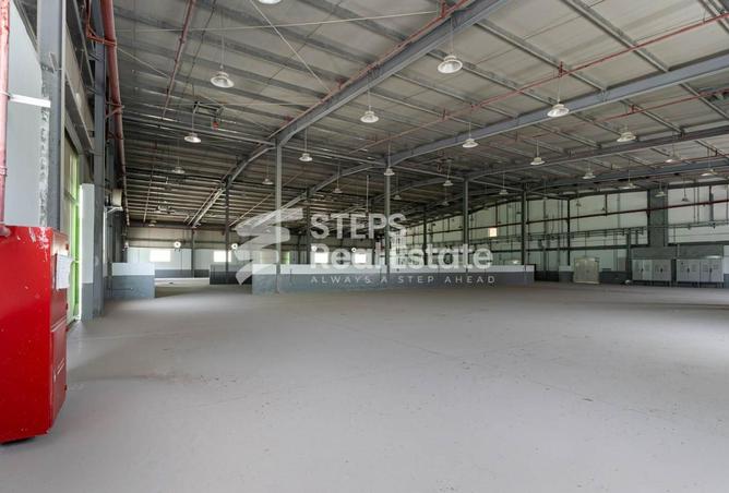 956077 - Property Image 3