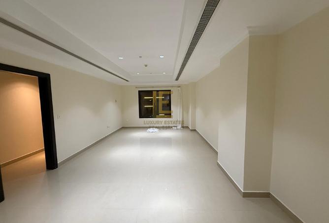 856136 - Property Image 2