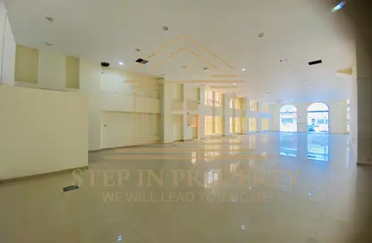 Show Room - Studio - 1 Bathroom for rent in Al Sadd Road - Al Sadd - Doha