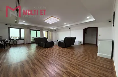 شقة - 3 غرف نوم - 5 حمامات للايجار في طريق بورتو الشرقي - بورتو أرابيا - جزيرة اللؤلؤة - الدوحة