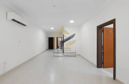 Apartment - 2 Bedrooms - 2 Bathrooms for rent in Salaja Street - Doha Al Jadeed - Doha