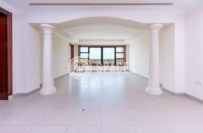 Townhouse - 2 Bedrooms - 3 Bathrooms for rent in Porto Arabia Townhouses - Porto Arabia - The Pearl Island - Doha