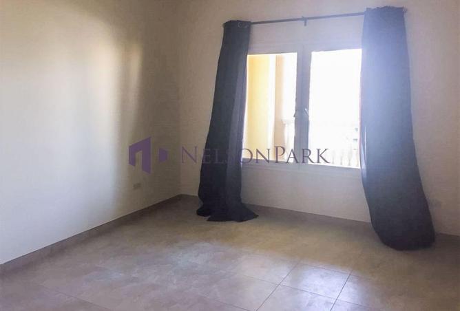 952646 - Property Image 2