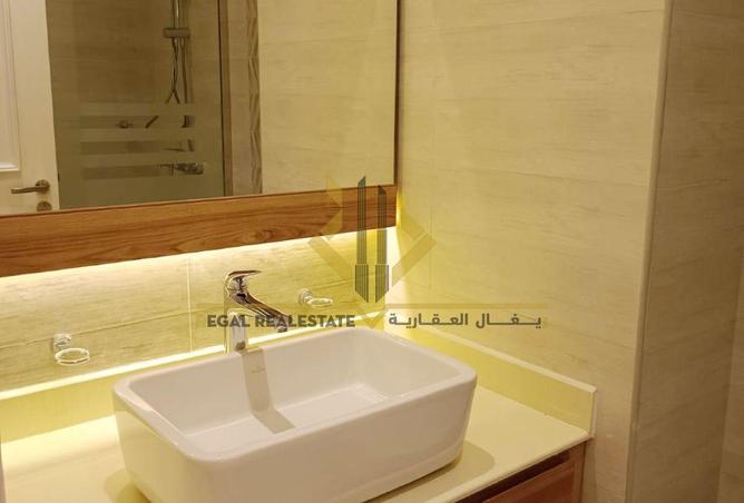 912734 - Property Image 3