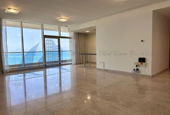 933009 - Property Image 2