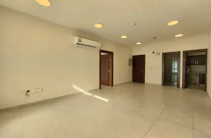 Apartment - 3 Bedrooms - 2 Bathrooms for rent in Al Mansoura - Al Mansoura - Doha