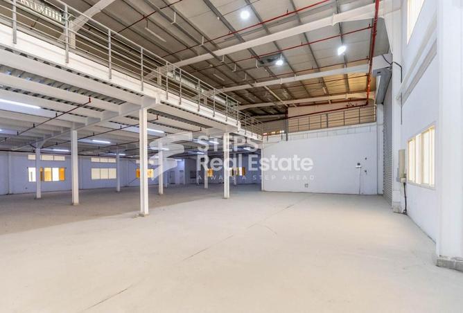 963167 - Property Image 3