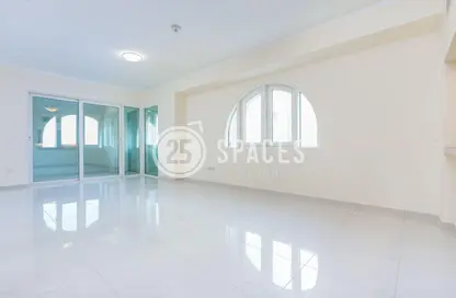Apartment - 2 Bedrooms - 3 Bathrooms for rent in Viva East - Viva Bahriyah - The Pearl Island - Doha