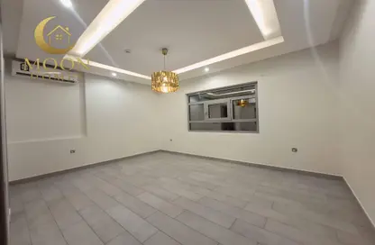 شقة - 2 غرف نوم - 2 حمامات للايجار في شارع السد - السد - الدوحة