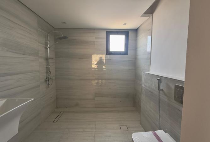 922076 - Property Image 2