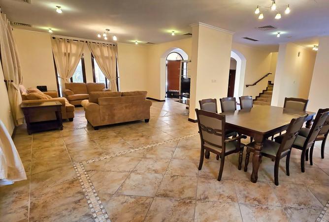 915980 - Property Image 2