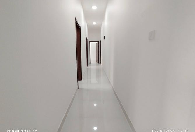 963400 - Property Image 3