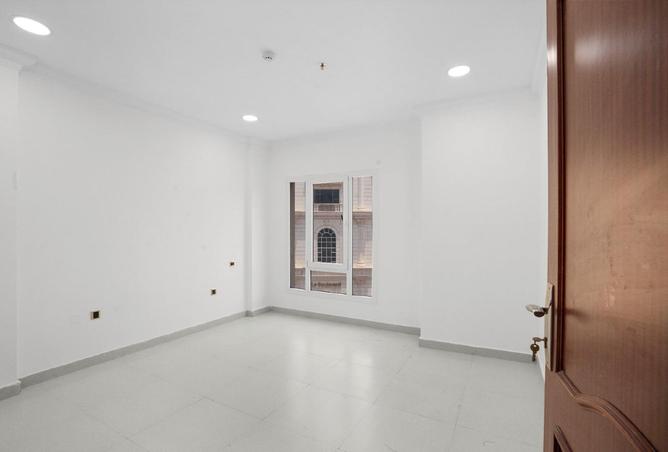 943920 - Property Image 3
