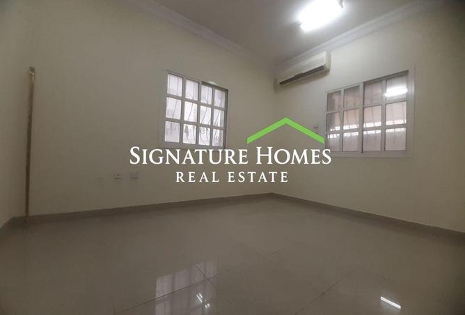 989994 - Property Image 2