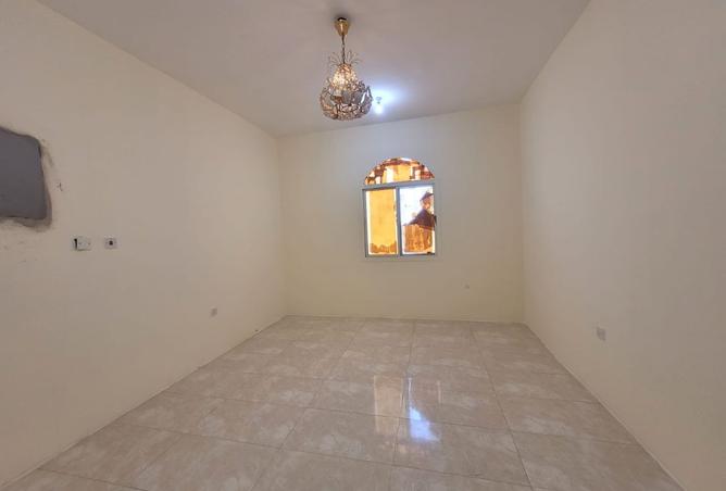 985126 - Property Image 2