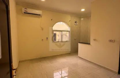Apartment - Studio - 1 Bathroom for rent in Abu Hamour - Doha