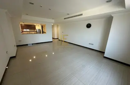 Apartment - 2 Bedrooms - 3 Bathrooms for rent in West Porto Drive - Porto Arabia - The Pearl Island - Doha