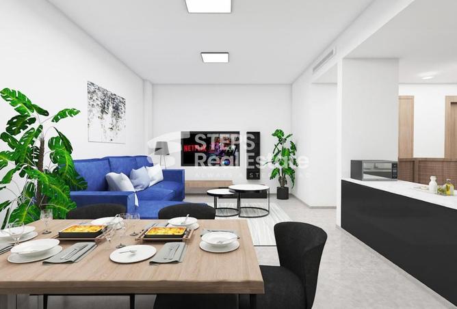 956043 - Property Image 2