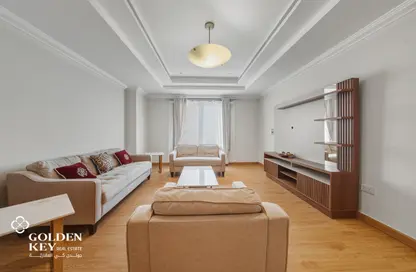 Apartment - 2 Bedrooms - 3 Bathrooms for rent in West Porto Drive - Porto Arabia - The Pearl Island - Doha