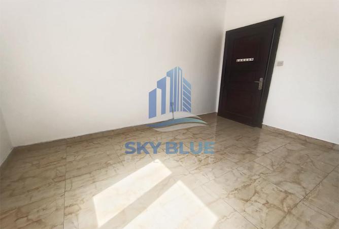 905102 - Property Image 3