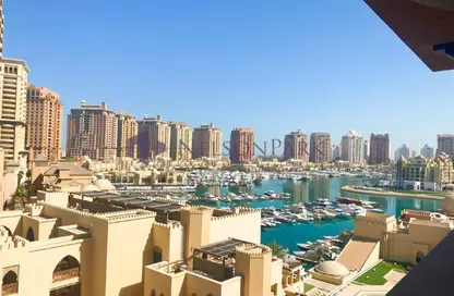 شقة - 3 غرف نوم - 5 حمامات للبيع في (برج 7 ( برج فيراري - بورتو أرابيا - جزيرة اللؤلؤة - الدوحة