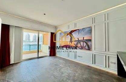 Apartment - 2 Bedrooms - 3 Bathrooms for rent in Viva West - Viva Bahriyah - The Pearl Island - Doha