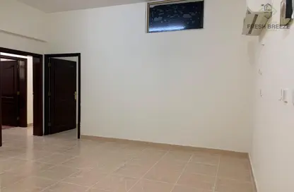 Apartment - 2 Bedrooms - 2 Bathrooms for rent in Al Aqaria Tower - Old Salata - Salata - Doha