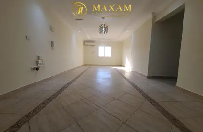 Empty Room image for: Apartment - 2 Bedrooms - 2 Bathrooms for rent in Al Sadd - Al Sadd - Doha, Image 1
