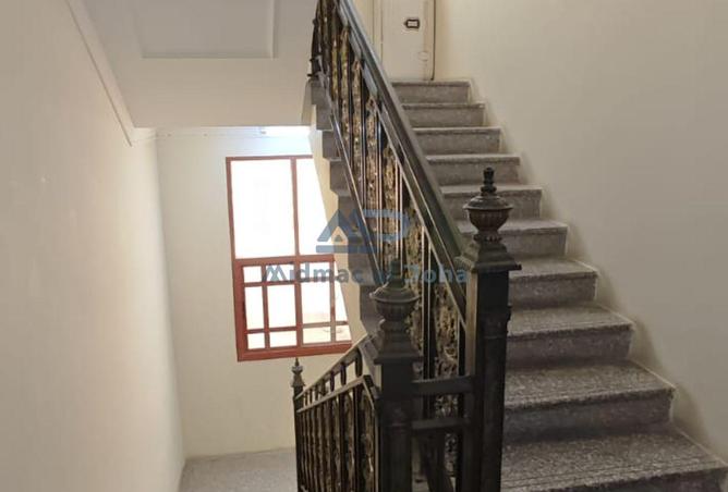 923989 - Property Image 2