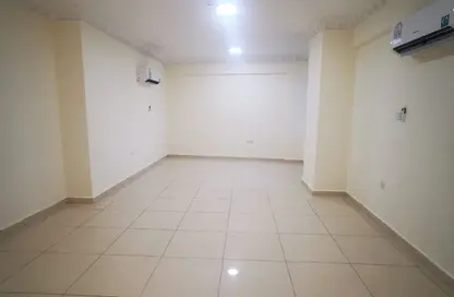 Apartment - 3 Bedrooms - 3 Bathrooms for rent in Muntazah 13 - Al Muntazah - Doha