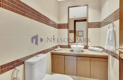 Apartment - 2 Bedrooms - 3 Bathrooms for rent in West Porto Drive - Porto Arabia - The Pearl Island - Doha