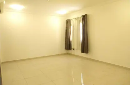 Apartment - 2 Bedrooms - 2 Bathrooms for rent in Al Tabari Street - Fereej Bin Omran - Doha