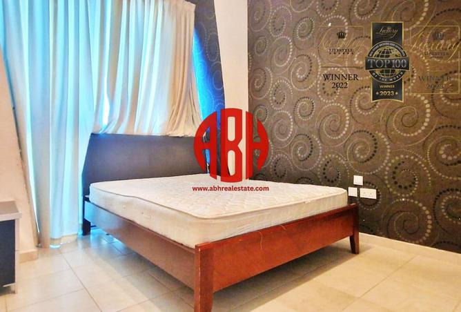 998909 - Property Image 2