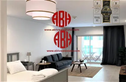 Apartment - 1 Bathroom for rent in Al Mutahidah Tower - Viva Bahriyah - The Pearl Island - Doha