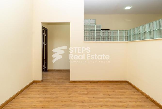 983261 - Property Main Image