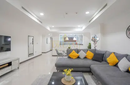 Apartment - 2 Bedrooms - 3 Bathrooms for rent in Porto Arabia - The Pearl Island - Doha